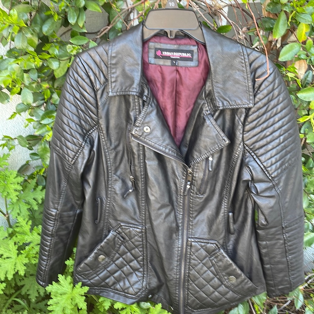 Copy Jacket UrbanRepublic collection blk Large.shell:No Belt NOTE COLLAR FRAYED